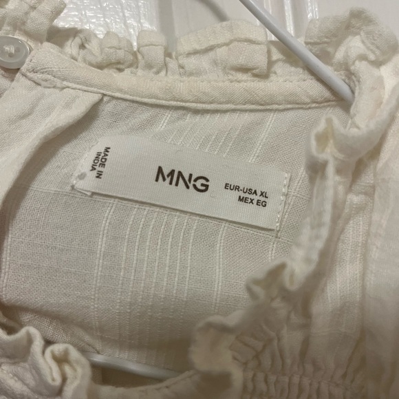 Cream Ruffled Blouse - Picture 3 of 3